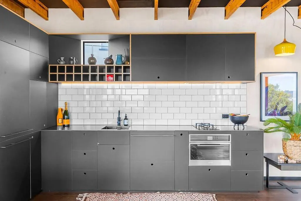 Black Hut Eco Retreat Крайстчёрч
