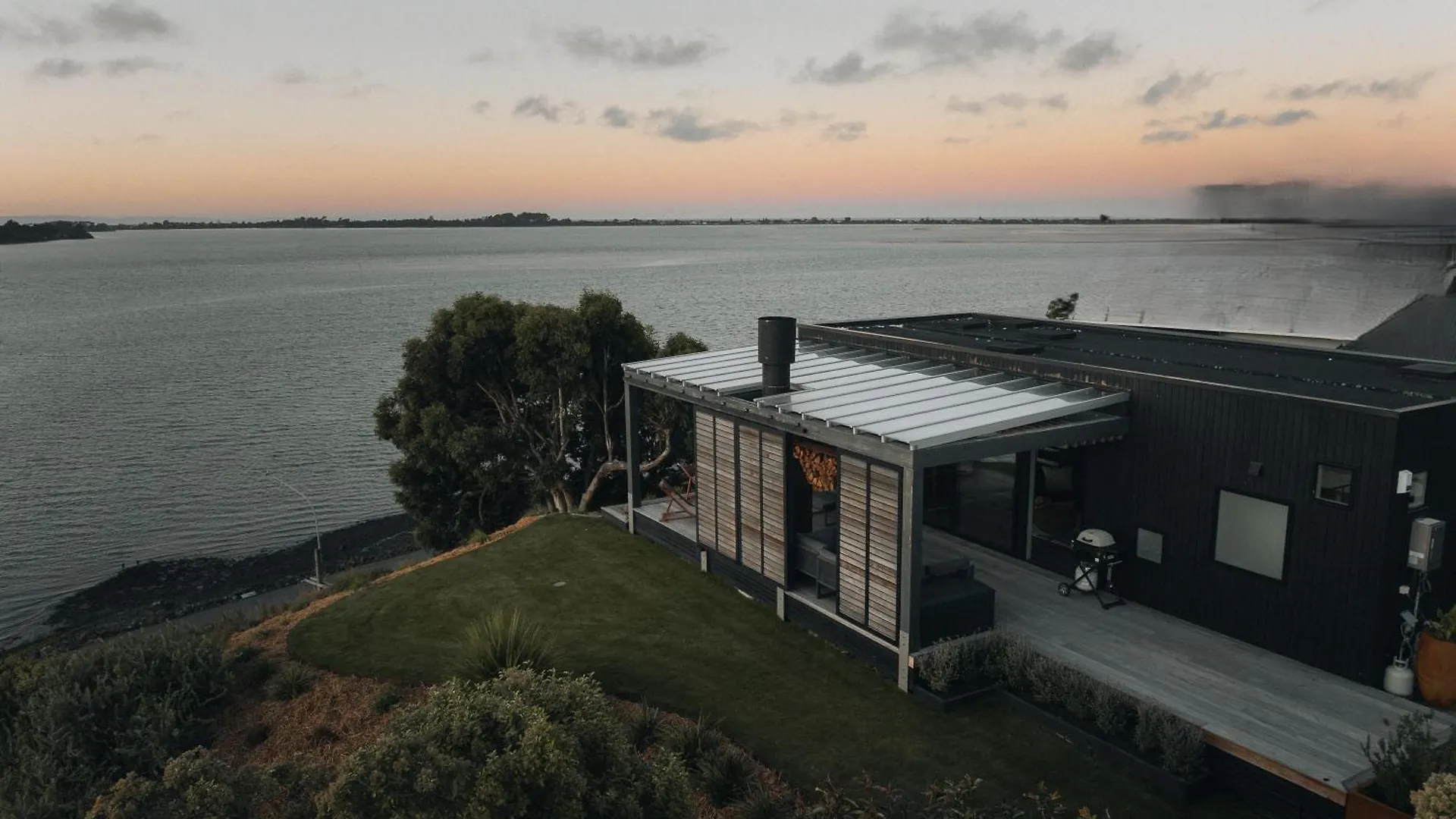Black Hut Eco Retreat Крайстчёрч